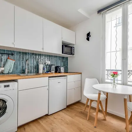 2p With Patio Near Paris Apartman