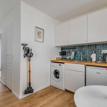 2p With Patio Near Paris דירה *