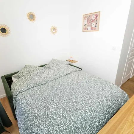 2p With Patio Near Paris *