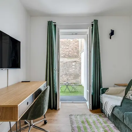 2p With Patio Near Paris Appartement *