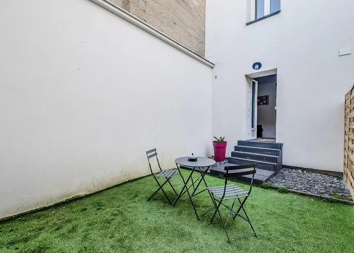 2p With Patio Near Paris Apartman *