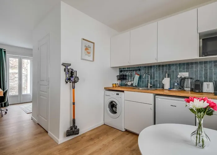 2p With Patio Near Paris Apartman *