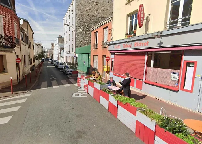 2p With Patio Near Paris Apartman *